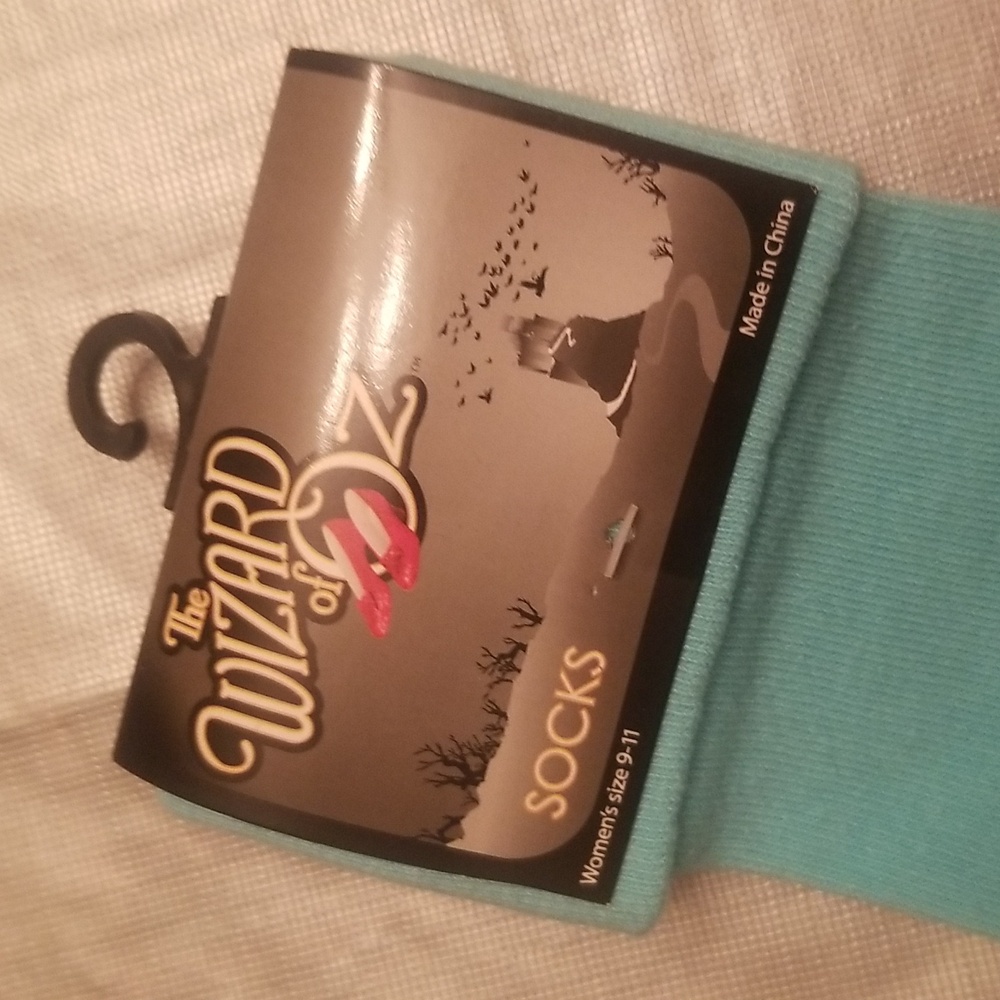 Wizard of Oz Women's Ruby Slipper Socks 9-11 Rare BNWT - Picture 2 of 6